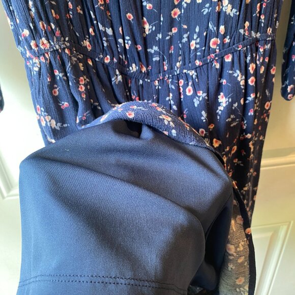 Xhilaration Dark Blue Floral Lace Romper Shorts Onesie Size M – Very Good - Picture 3 of 9